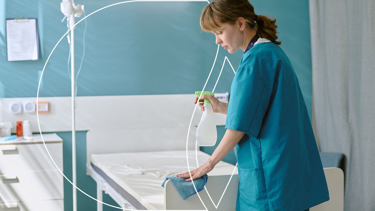 Como funcionam os detergentes enzimáticos e por que eles são essenciais na limpeza profissional moderna